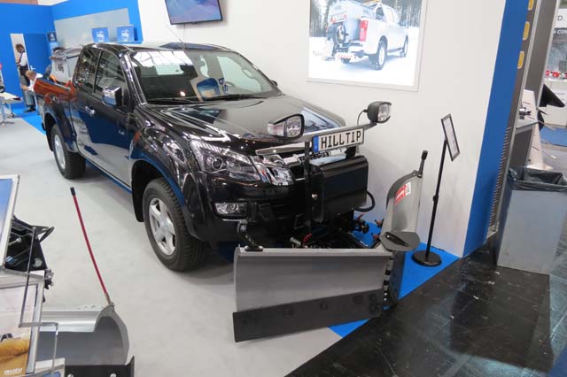 También es posible convertir un pick up 4X4 ligero en quitanieves.